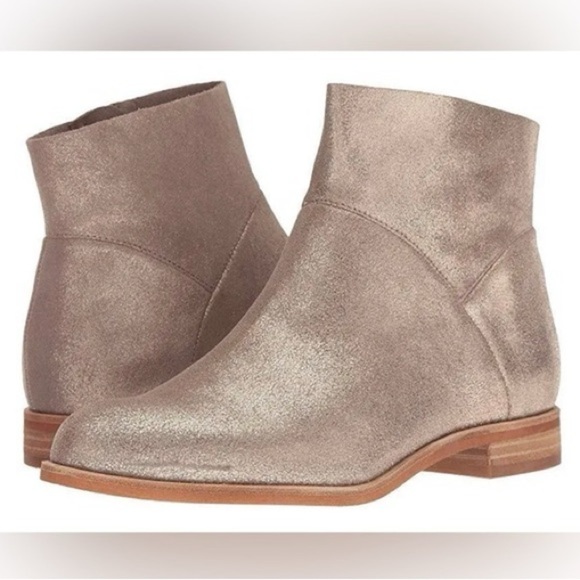 Isola Mosina Genuine Leather Ankle Bootie Metallic Shiney Champagne size 8 - Picture 1 of 10